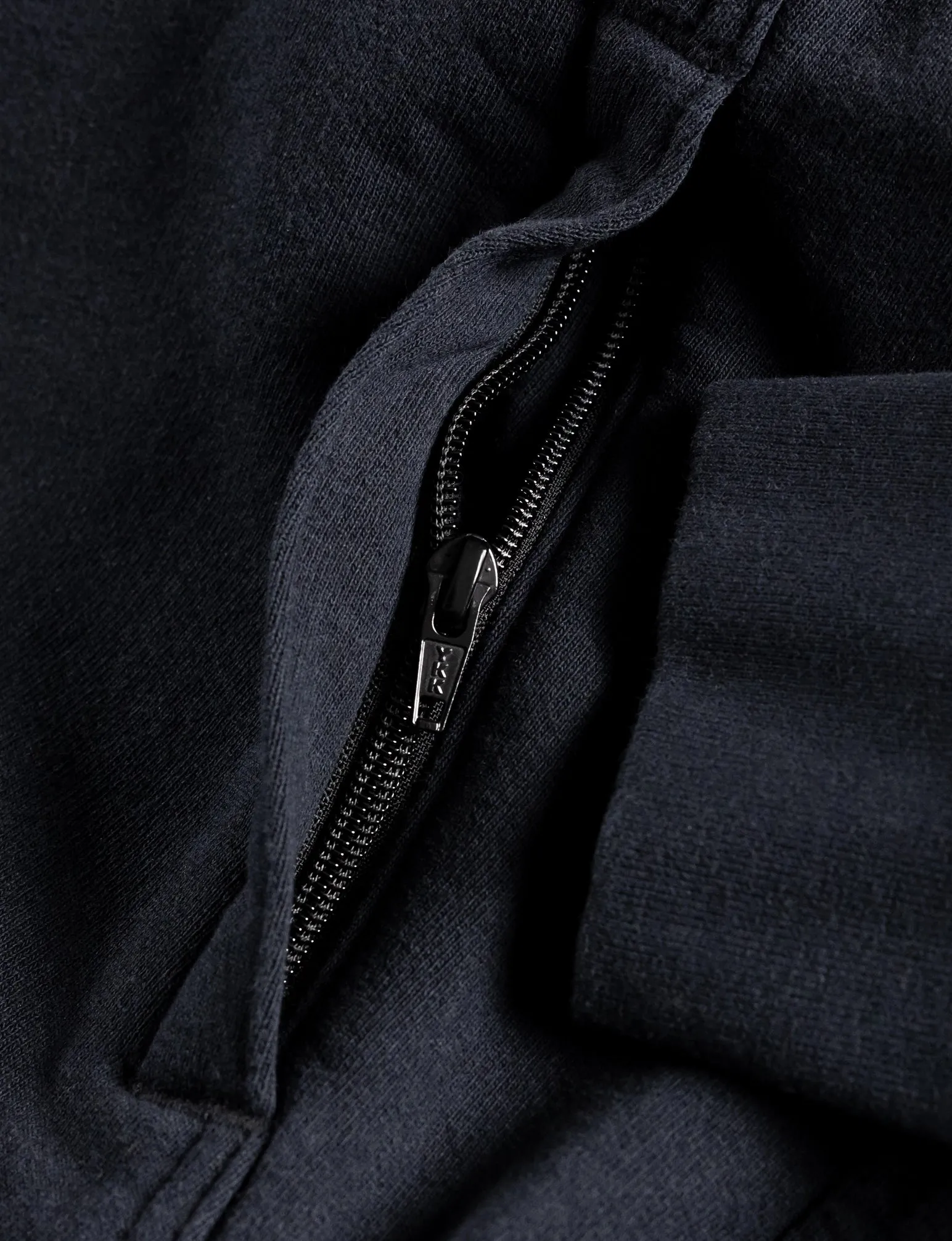 THE HEAVY HALF ZIP HOODIE