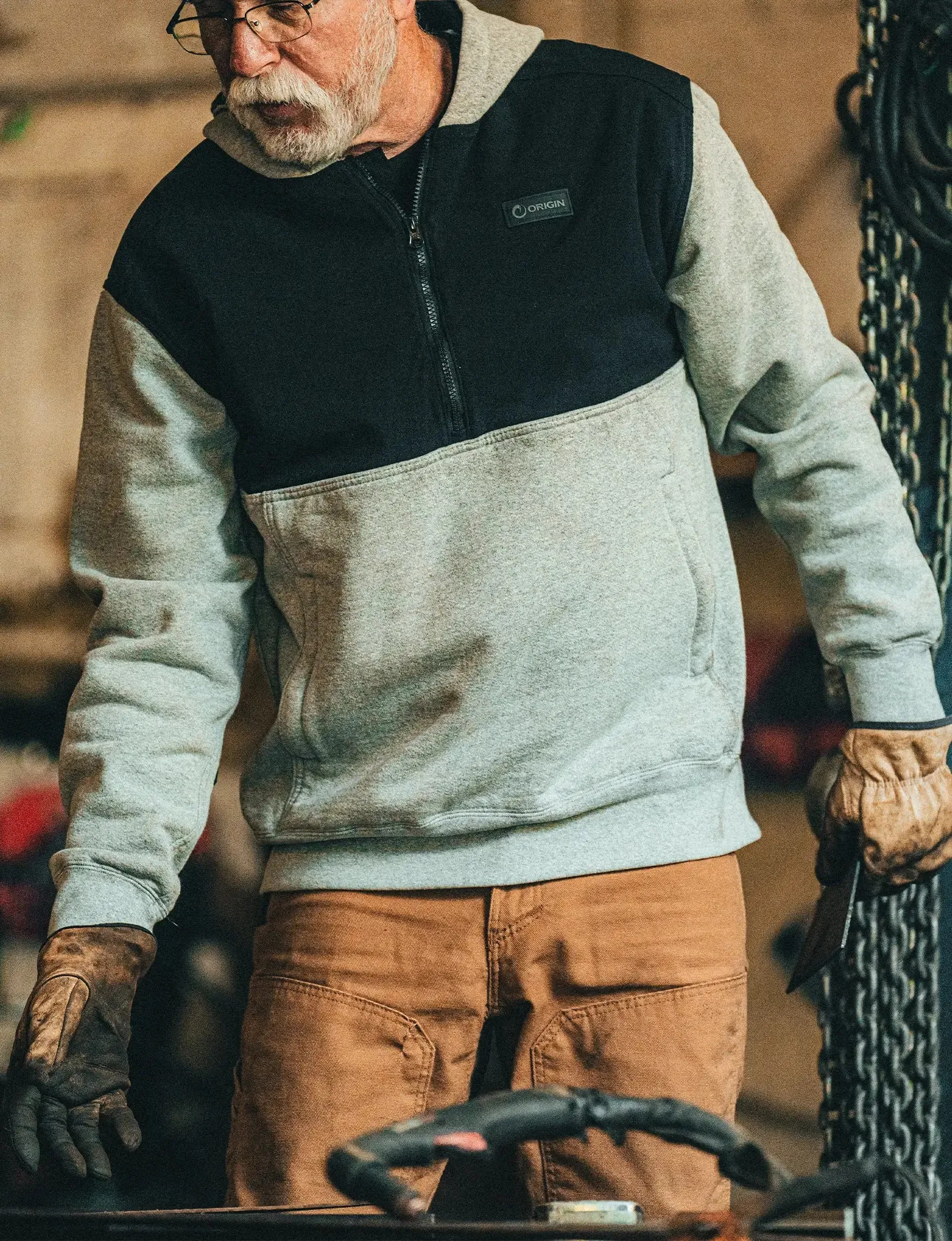 THE HEAVY HALF ZIP HOODIE