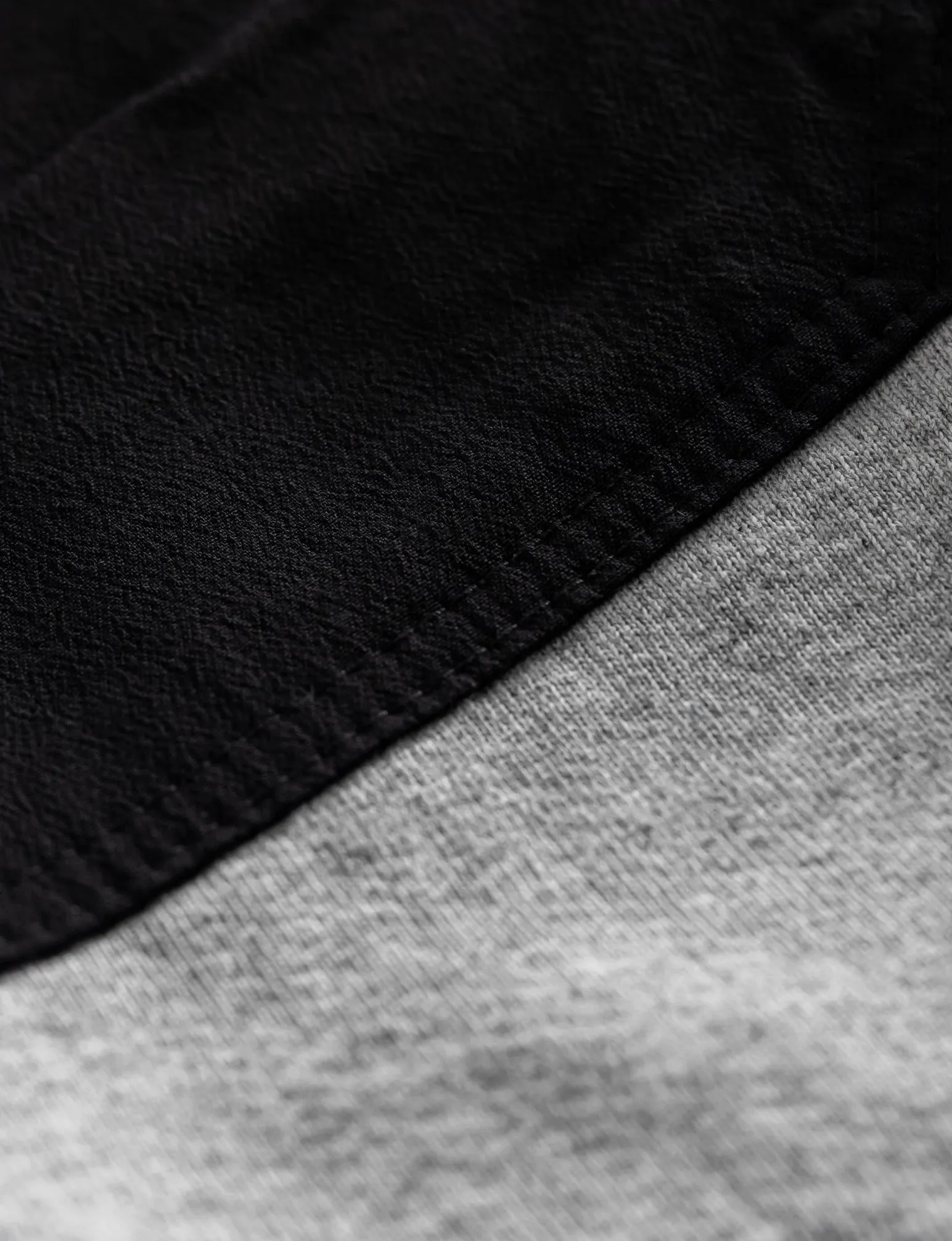 THE HEAVY HALF ZIP HOODIE